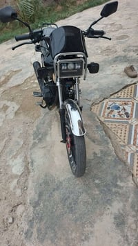 سيفان • ٢٠٠ • باتري ناقص