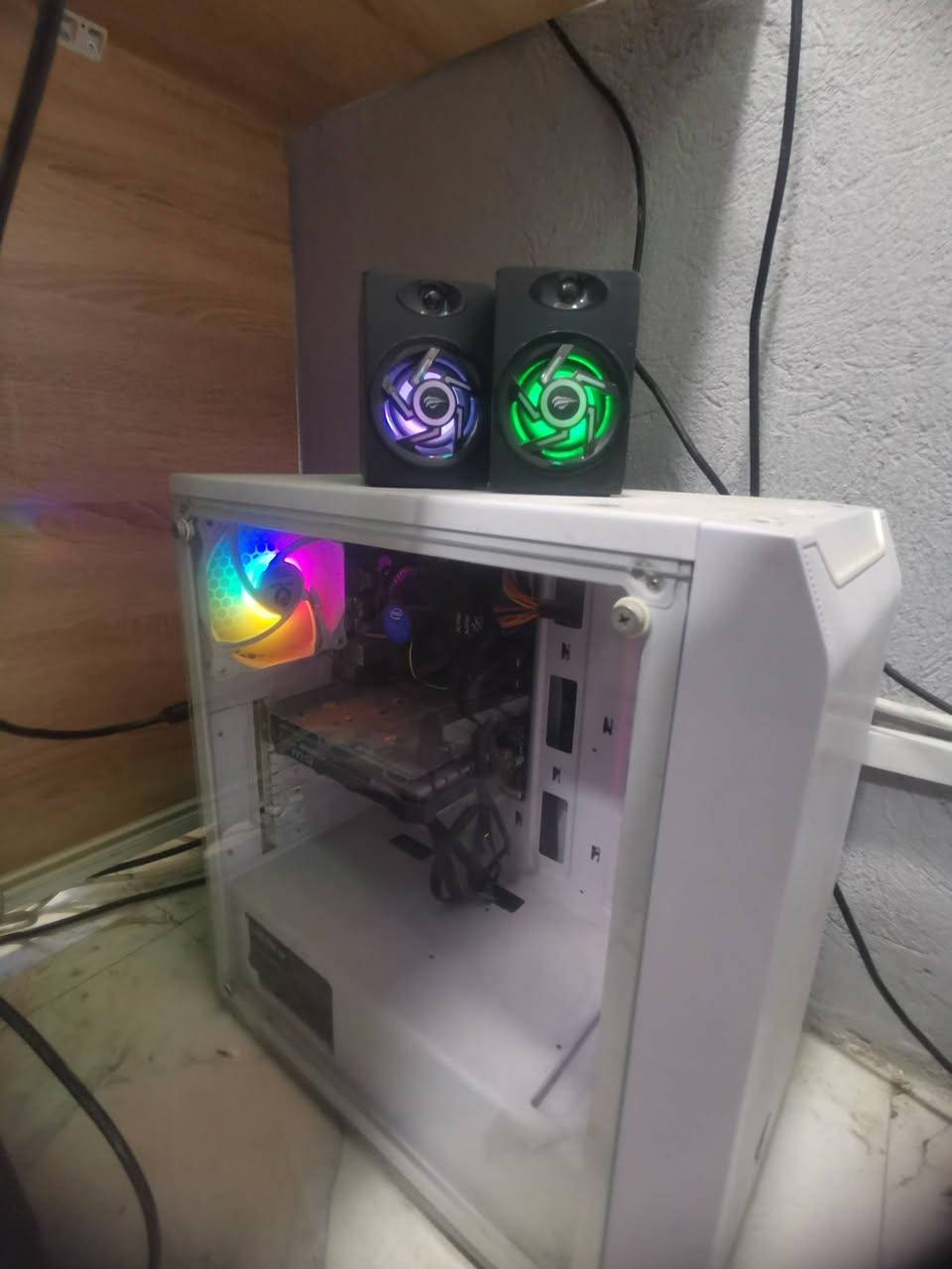 السلام عليكم تجميعه كامله للبيع
I5 10400f
GTX 1650 
M.b H410m gigabyte
Ram 16 2x8 XPG D30
Ssd128gb
Psu 650wat
Case cg80 4fan rgb
نقصها فقط هارد خزن 
الشاشه قياس 22 فول hd 
الشاشة الصغير حجم 18
Ups صغير يحتاجله بطاريات 
سعر الكيس 650 الف
الشاشه الجبيره 125 الف
الشاشه الصغير 75 الف 

عنواني كربلاء رقمي ***********
