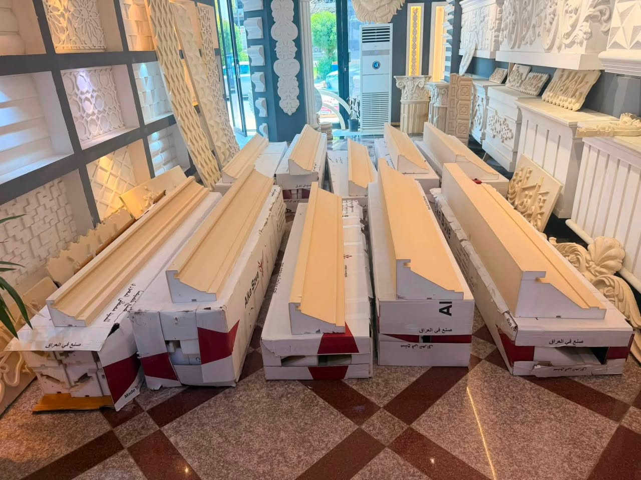 تاج ستارة موديل مرمري فوم درجة اولى للتصاميم العصرية 
يتوفر مع انارة وبدون انارة 
 قياسات ١٥ -٢٠-٢٥-٣٠-٤٠ سم 
📍بغداد العامرية شارع البصرة قرب محطة بانزين خانة الجديدة لؤلؤة الخضراء 
( معرض سيد مصطفى المعموري للفوم التركي )
*********** 
***********
***********
#ديكور #واجهات
#ديكور_منزلي_خارجي #واجهات_خارجية
