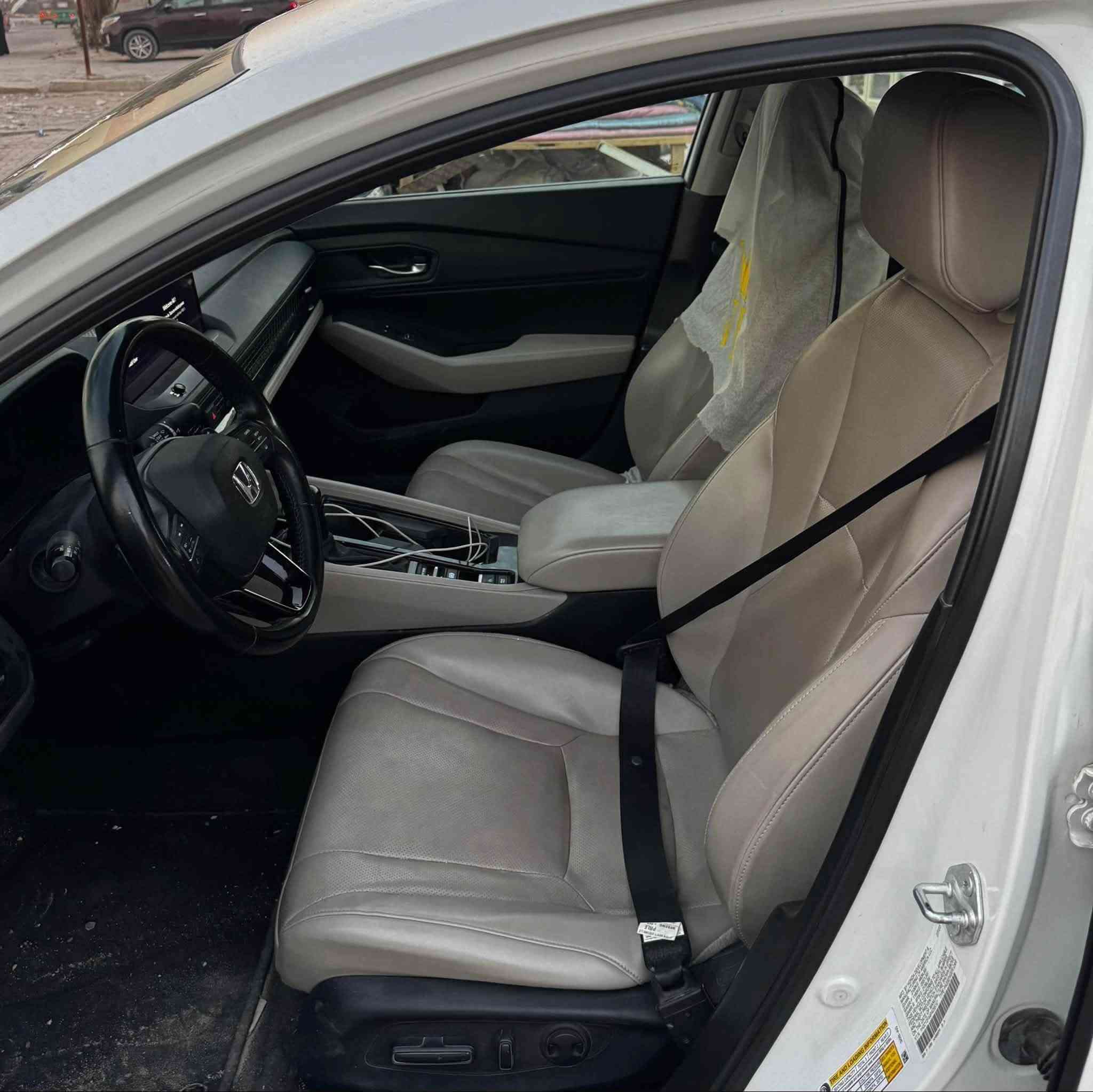 السلام عليكم
هواندا اكورد 

Honda Accord Hybrid 2023 EXL

موديل :- 2023

رقم : بغداد

لون :- ابيض

قوة المحرك :- 2.0 Hybrid

عداد المسافات :-58 الف كيلو

فئه السيارة : - EXL

عدد المقاعد :- 5 مقاعد 

بصمه عدد 1

❗️الضرر : تبديل بنيد بارد جاملغ

♦️ شاشة نفكيشن 

♦️ تحكم مسجل 

♦️ تحكم سرعة 

♦️ بصمة تشغيل 

♦️ دخول ذكي

♦️ لايت زنون 

♦️رادار امامي 

♦️ رادار تحديد مسار 

♦️ كامرا خلفية 

♦️ فتحة سقف 

♦️ هاند بريك بصمة 

♦️ درايف مود 

♦️ مثبت سرعة 

♦️ حساس مسافة امان 

♦️ اوامر صوتية 

♦️ مقاعد كهربائية 

♦️ مقاعد جلد  

♦️ تدفئه مقاعد 

♦️ رادار خلفي

♦️نظام النقطة 

السياره باسمي

السعر 180

للاستفسار  على رقم ***********واتساب

مكان بغداد
