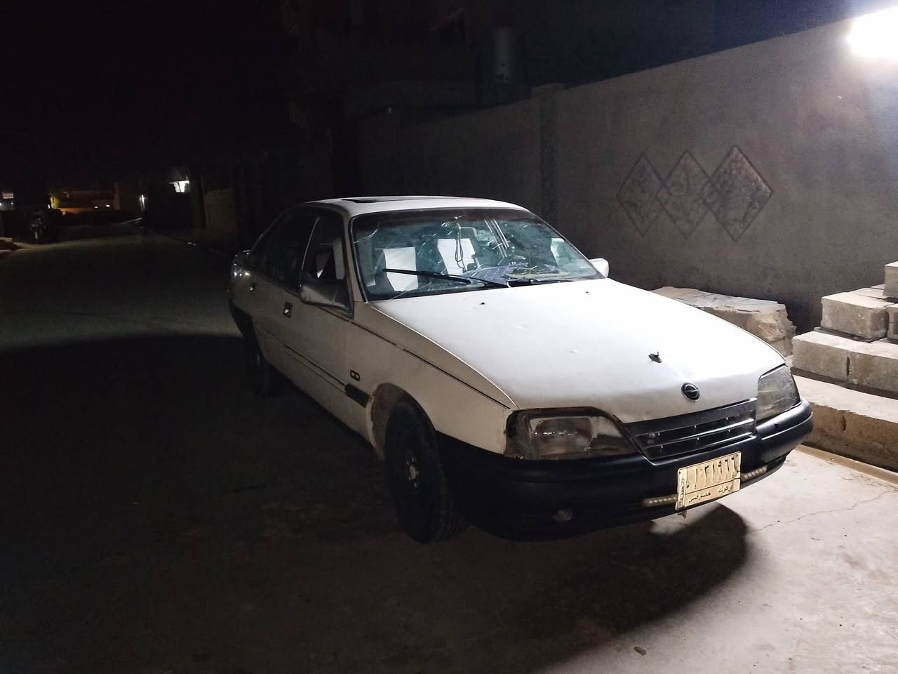 السلام عليكم اوبل اوميكا للبيع جوه موديل سنويه ساقطه محرك يبخر سياره جاهزه  سعر 20وبي مجال ***********
