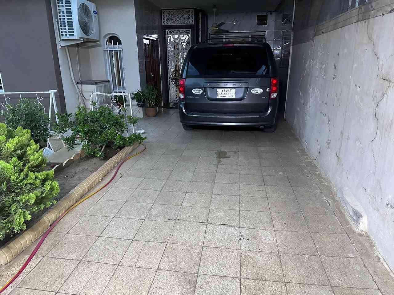 عقار للبيع من :
🔴عروض مكتب (( العلاف لتجارة العقارات ))🌟
🏠دار للبيع مساحة 300 متر الواجهة 15 متر 

🛑طابقين بناء قديم بحساب ارض 🌀

1️⃣الطابق الاول : غرفة نوم + هول + استقبال + مطبخ كراج + صحيات 🚾

2️⃣الطابق الثاني : ثلاثة غرف نوم + هول + بلكونة +  سطح + مخزن + صحيات 🚾

📄سند سكني ملك صرف / شرط القرآر التمليك والتحويل 

❌لانتعامل برفع سعر العقار عن سعرة الآصلي نجمع البايع بالمشتري مباشرتأ _ لا نوقف البيعة بخلاف عن الدالية

🛑موقع مميز جداً 💥

🌍الموقع / حي النور  قرب (( جامع المصطفى أو خلف المشتاتل 🌴))

🔴يقع على شارع 15 متر تبليط 💠

للاستفسار 

⏮️مراجعة مكتب العلاف لتجارة العقارات 🌟

أو الاتصال 

☎️ أسيا ***********

أو

 ☎️ كورك ***********

⏪️مع العلاف للعقار استثمارك في آمان ⭐️

🌐عنوان المكتب / الموصل _ حي الزراعي قرب جسر السويس 🔥

📌نستقبل عقاراتكم وطلباتكم العقارية .
