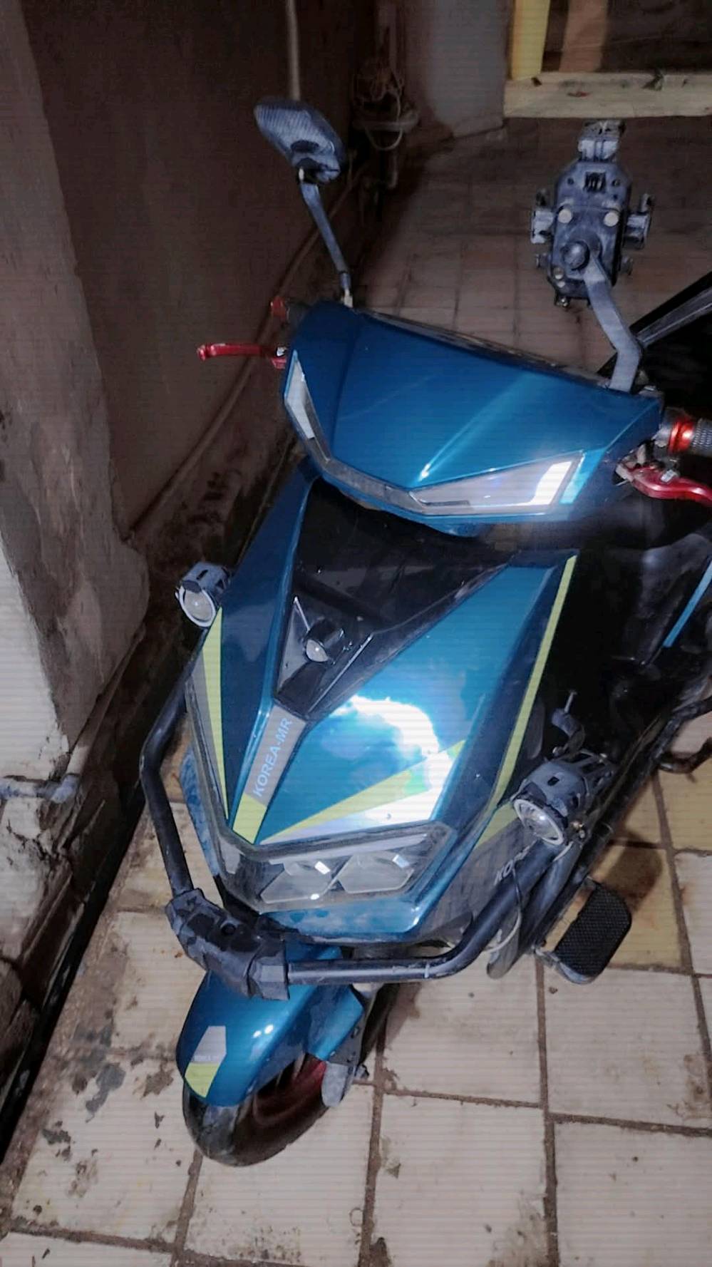 دراجه للبيع بوكاني ابو غريب السعر 700 وبيها مجال واللي ياخذها بالعافيه عليه بس بيها شغلات بسيطه/***********