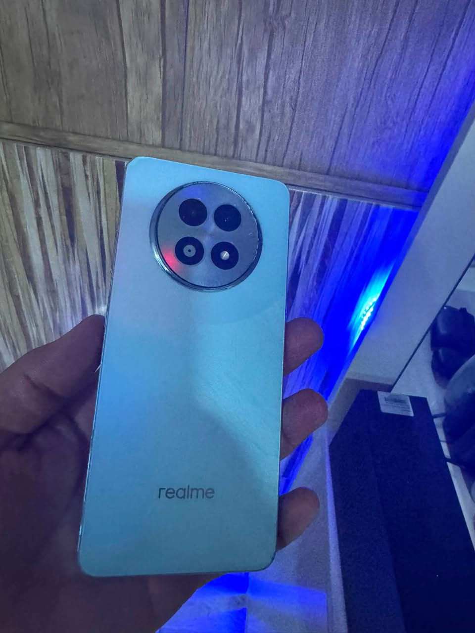 📱 للبيع Realme 13 5G 🔥
✨ جهاز أنيق وأداء قوي، مناسب للاستخدام اليومي والألعاب والتصوير.

🔹 شاشة FHD+ بتحديث 120Hz
🔹 كاميرا خلفية 50MP مع مثبت بصري OIS
🔹 بطارية 5000mAh 🔋
🔹 شحن سريع 45W ⚡
🔹 يدعم 5G
🔹 بصمة + USB Type-C
🔹 تصميم نحيف وأنيق

📦 الجهاز [نظيف جداً]
💾 الرام: [8
💾 الذاكرة: [256]
🎨 اللون: [اخضر فاتح]
💰 السعر: [150]

📩 للاستفسار والتواصل: [***********]

