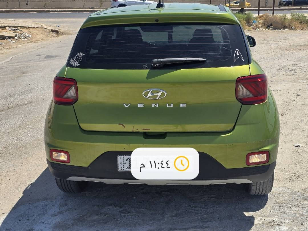 سلام عليكم  هوندي فينو  رقم بغداد 
 Hyundai Venue) موديل 2023 - بحالة الوكالة 🚗
بدون ضربة بدون صبغ فقط بارد بصندوك سونار موجود مع شرط فحص بي مكان 
محرك 1،6 دبل نوزل (أقتصادي وقوي )
محرك كير مفتوح شرط الفحص 
تحكم كامل بالمقود 
مثبت سرعة 
ردار امامي متطور 
توقف ذاتي عنده الطوارئ
شاشه كبيره لمس
كامره خلفية  دوار 
اشاره ضوئية  كبيره  على البجوانب 
مسافة مقطوعة 50 ميل فقط  
السعر 140 قابل التفاوض 
مكان بابل 
*********** بي وتساب
***********
