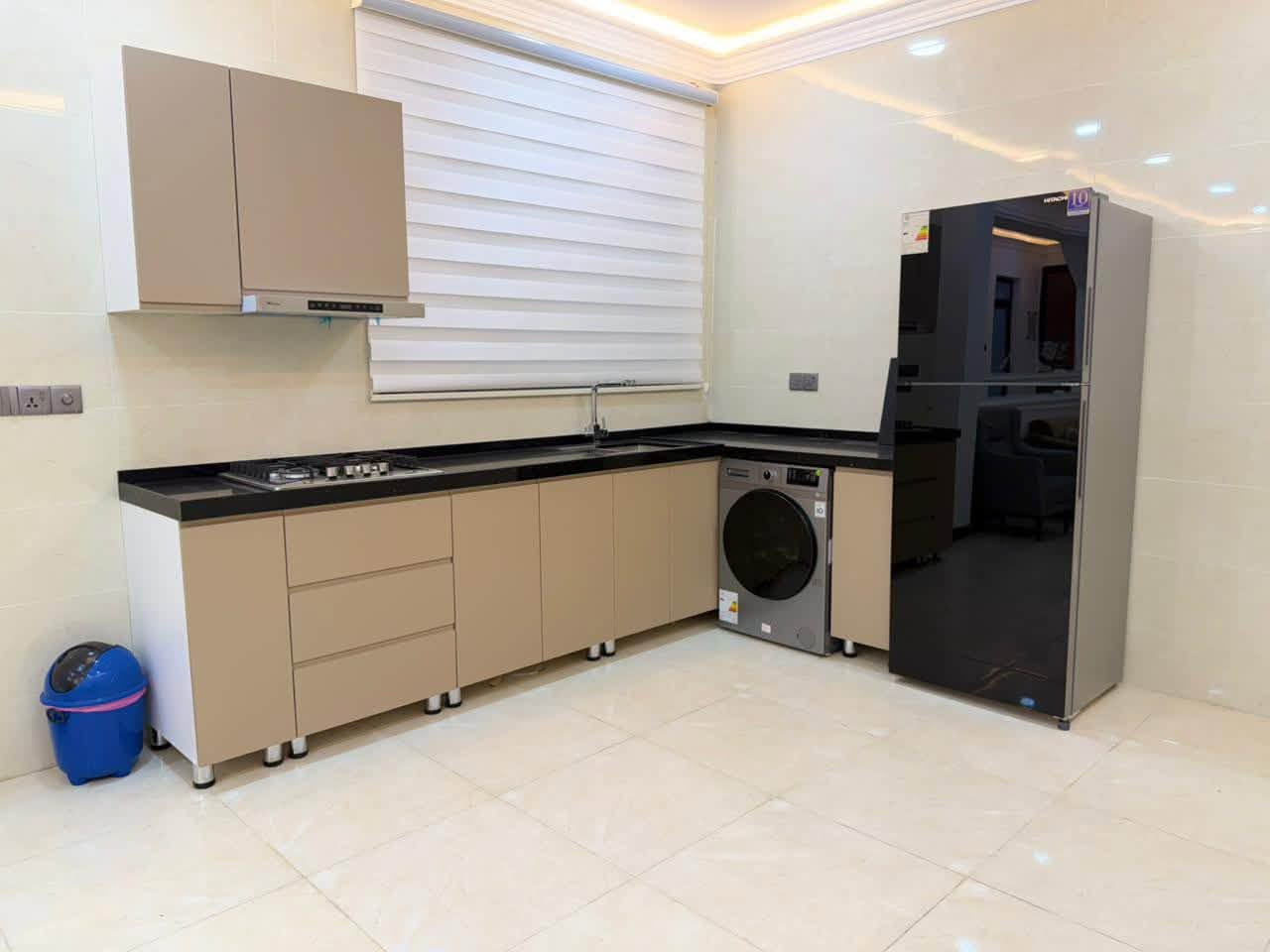 � شقق مؤثثة للإيجار – الكرادة 🏠

✅ غرفتان نوم
✅ صالة مريحة
✅ مطبخ متكامل
✅ حمام
✅ مؤثثة بالكامل وجاهزة للسكن
✅ مصعد حديث لخدمة السكان
✅ كراج خاص للسيارات
✅ مناسبة للعوائل والسكن الهادئ.

📞 للاستفسار والحجز:
***********
🏢 كما يمكنكم زيارة مكتبنا للاستفسار والحجز على العنوان التالي:

الكرادة داخل - مجاور دايموند مول / شارع علاء حداد.
