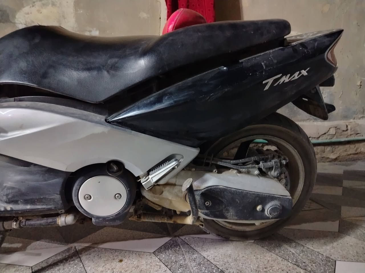 T MAX
موديل 2008 دراجه حلوه بس يرادلها ترتيب دراجه شلعه تشك الكاع كهربايات شغاله كلها سويجين كدامكم بيع او مراوس حسب القناعه ب12 ورقه وبيها مجال
***********

