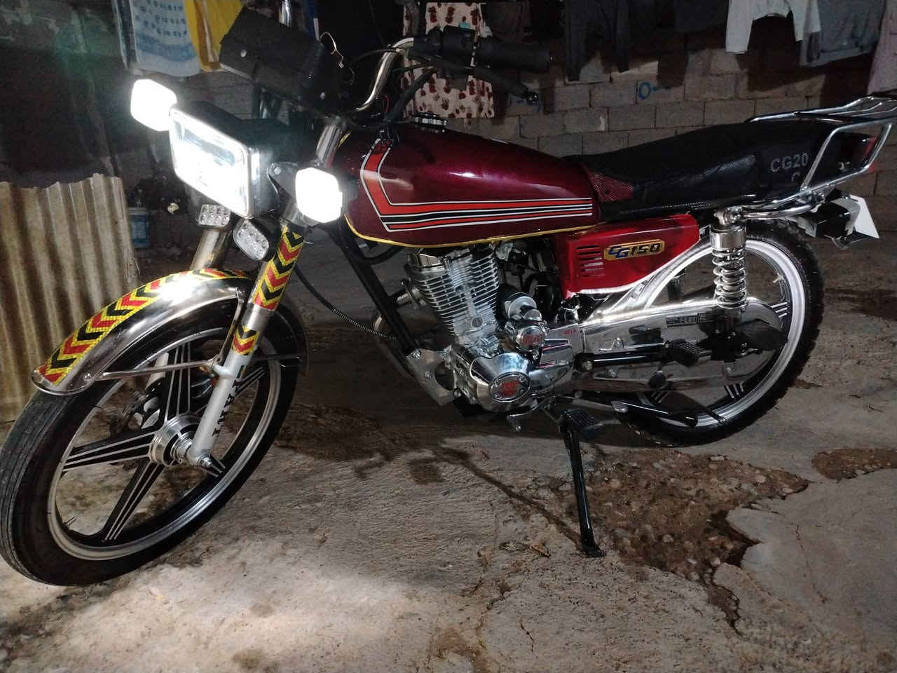ماطور نضيف 2018منافيس كهربايات شغاله محرك 200 سعر 600قفل شراي تعال مو شراي لا تعامل حبي واتساب ***********
