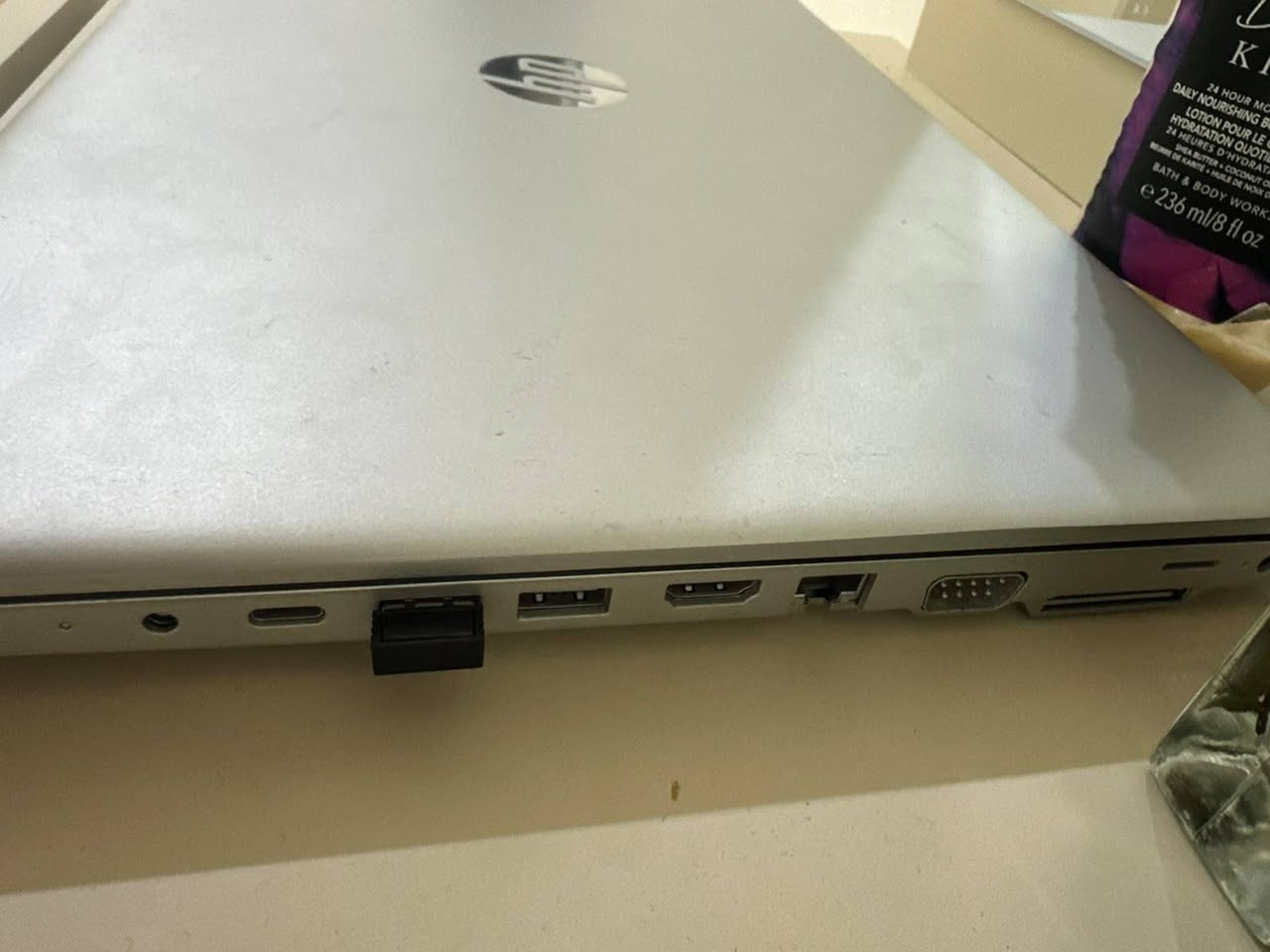 سلام عليكم
لابتوب hp
جيل 8
معالج core i5
ذاكره ٢٥٦
رام ٨
حجم شاشه ١٥؛٦
يشغل حميع برنامج هندسيه ودراسيه
يدعم قرص *********** بي واتساب بس سعر 350 وبي مجال
