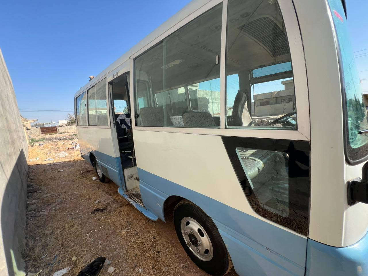 السلام عليكم سياره نيسان موديل 2002 مكينه بطه 2500 كير ومكينه خير من الله تدفئه شغاله رقم بغداد بسمي مشروع وطني سنويه لل32 بانزين غاز والباقي شوفت عينك سياره كلش حلوه بيها على 4 ونه سياره جاهزه للشقل السعر 110وبيها مجال حق الجيه رقم التلفون ***********/***********
