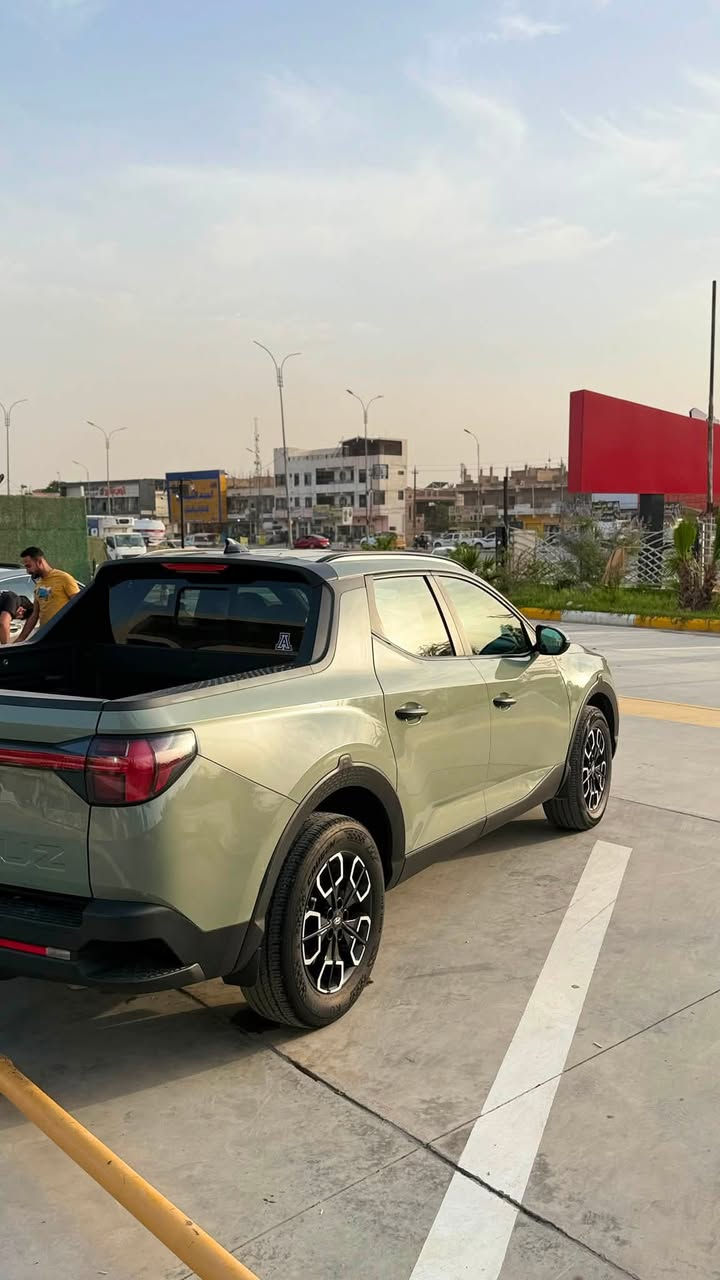 يع سنتا كروز 2023 SEL وارد امريكي - لون مميز 💚
Hyundai Santa Cruz 2023 - 2.5L

سيارة شبابية وبيكب بنفس الوقت، اقتصادية وقوية.

حالة السيارة:

الضرر بنيد مبدل ومصبوغ وباب خلف السائق صبغ فقط،، سيارة نظيفة.

المواصفات الفول:

1.  فتحة سقف

2.  بصمة تشغيل وابواب

3.  كشن كهرباء + هيتر بالكشنات

4.  ويل كب

5.  تشغيل عن بعد

6.  اشاير بالمري

7.  شحن وايرليس

8.  هندبريك بصمة كهربائي

سيارة، كاملة وجاهزة للتحويل.

المكان: ديالى - بعقوبة

للاستفسار: ***********
