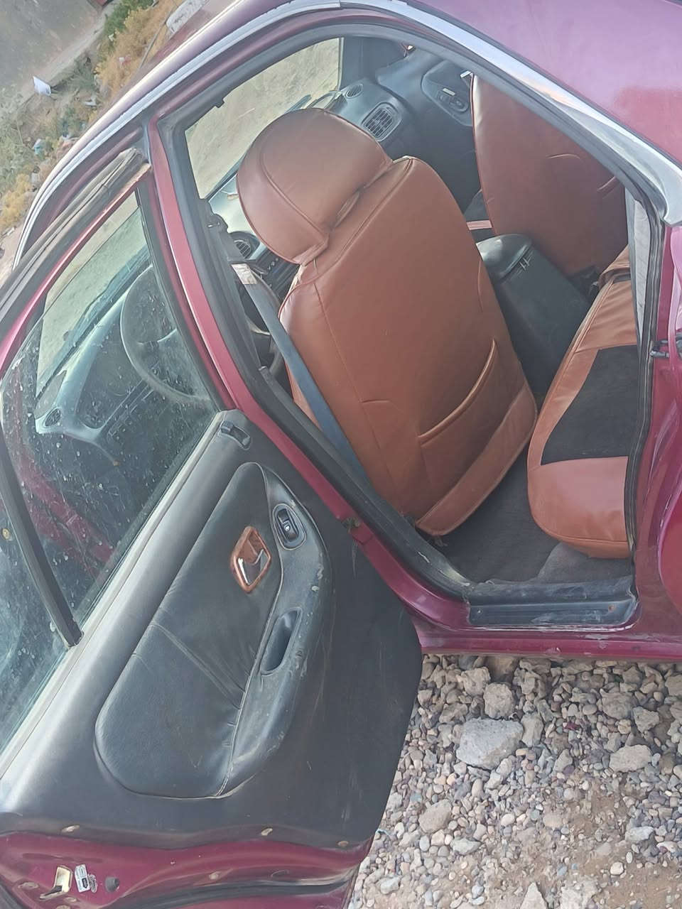 سلام عليكم لبيع سوناتا تو موديل 2000كير عادي بس محرك كايم سياره حلوه ونضيفه جوم شغالات داخل مرتب صدر نص عمر  6 ورقات قفل عنوان صلاح الدين قضاء بيجي رقم الهاتف ***********
