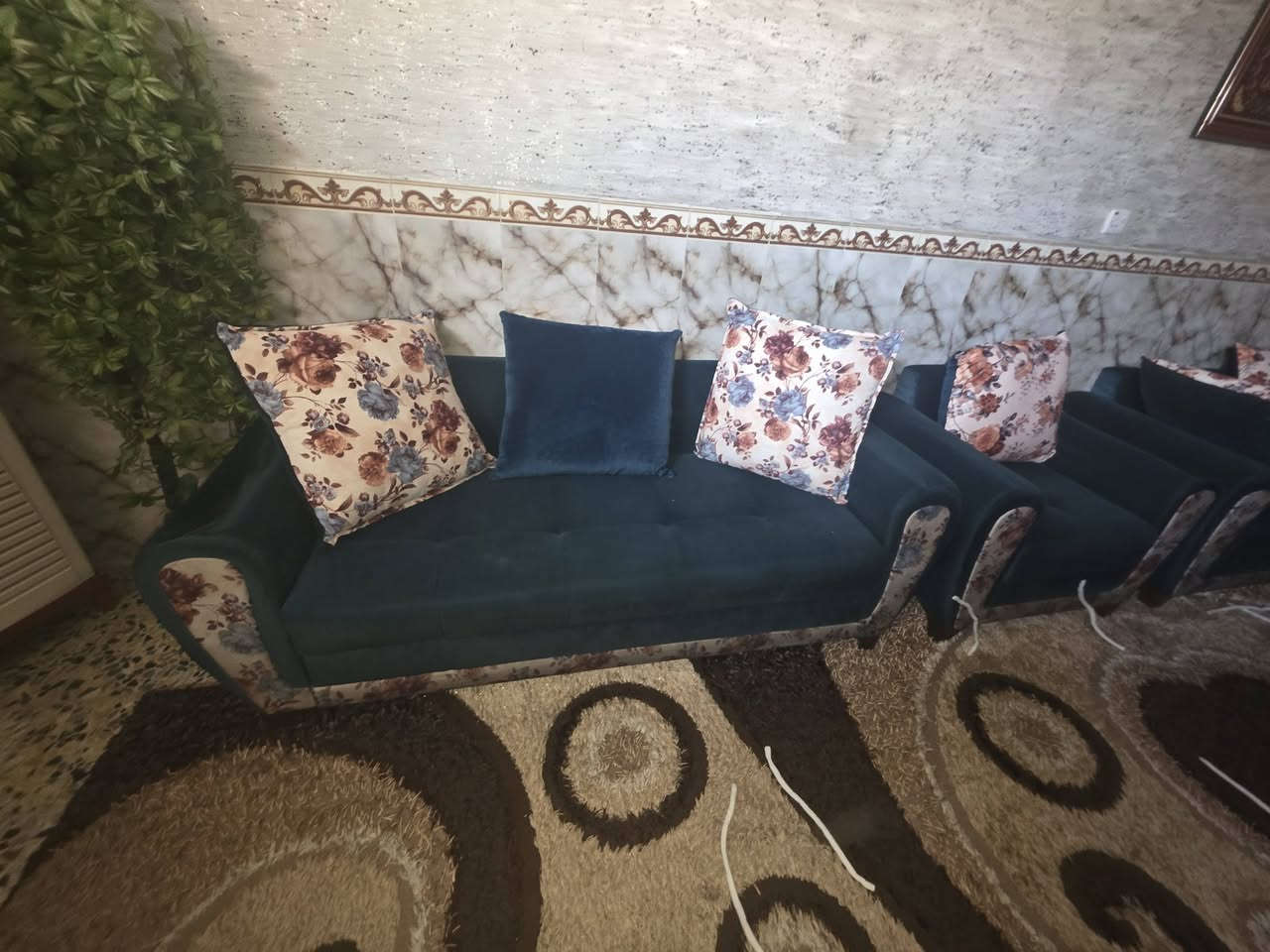 تخم او نص للبيع 
شغل عراقي نضيفات وياهن كوشاتهن وجهين 
المكان الحرية الدولعي 
قنفة ٣ نفر عدد ٤ 
قنفة  ١ نفر عدد ٢ 
قنفة ٢ نفر عدد ١ 
*********** رقمي
