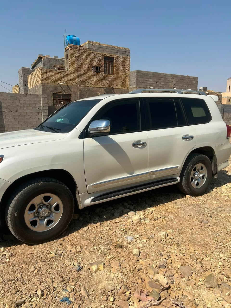 سلام عليكم الدكروز مصفحه البيع سيار موديل 14بل سنويه درع العنوان ميسان      ***********
