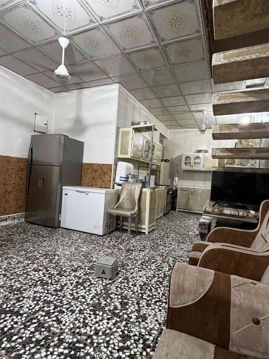 طابو ملك صرف للبيع
ألسعر 77 مليون قابل للتفاوض 

المساحه 60 متر  طابقين بناء ممتاز ودرجه أولئ 

🏗️ البناء: طابوق  جمهوري

🏠 الأساس والسقف: صب كونكريت مركزي 

مواصفات البيت طابقين الطابق الاول يحتوي علئ

✅ أستقبال وصاله ومطبخ وحمامات

الطابق الثاني يحتوي  

✅ غرفتين نوم عدد 2+ صاله +حمامات 

✅ صحيات 🚿

الخدمات المتوفرة:

🔹 ماء 💧

🔹 كهرباء ⚡

مولده 
🔹 شوارع تبليط 

مدارس قريبه 

📍 الموقع: النجف – حي ميسان، منطقة أل 48

📜 طابو ملك صرف

📞 للتواصل: ***********
