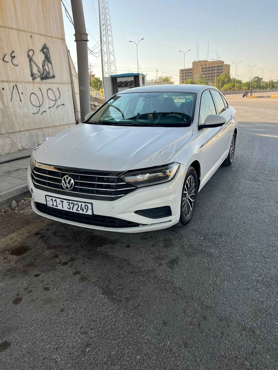 السلام عليكم جيتا ٢٠١٩للبيع اومراوس سياره خير من الله مابيه اي نقص ضرره بس بنيدرقم بغداد بسمي تحويل ثاني يوم سعر ١٣٠وبيه مجال بسيط  مكان السياره ديالى بعقوبه للاستفسار اتصل عالرقم ***********
