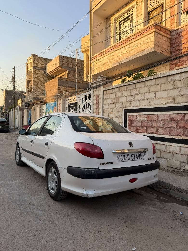 السعر 32 ورقه للاتصال*********** وو
بيجو 206 فرنسي موديل 2009 رقم بغداد
كير عادي محرك وكير نظاف 
التبريد والتدفئه شغالات 
تخم تاير جديد .صدر نظيف 
بدون ضربه بيها طخات بسيطه جدا 
المكان بغداد بغداد, العراق
