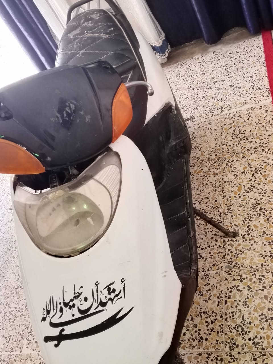 السلام عليكم دراجه سيبيسي شغاله سلف هندر الدراجه جاهزه من كهربائيات واشاير ولايت اي نقص مابيه للستفسار ***********

