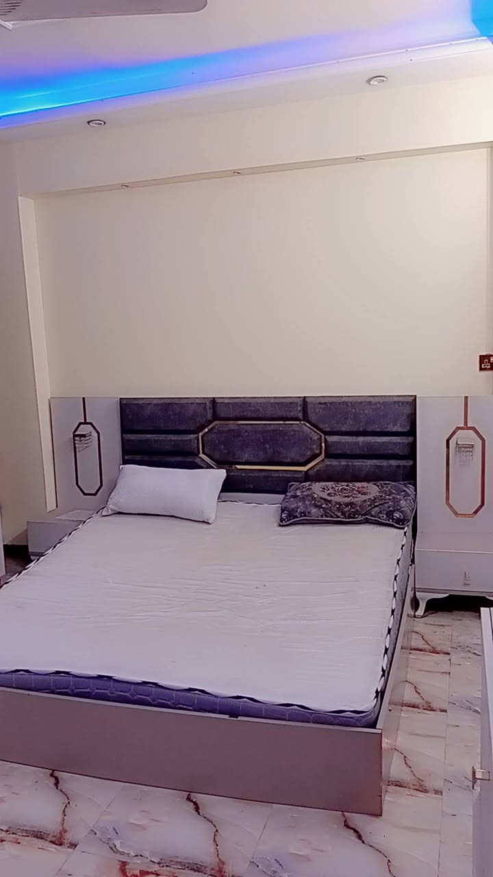 غرفه نوم ٥ قطع نضيفه جدا للبيع سعرها ٤٠٠ عنوان حي الجامعه ***********
