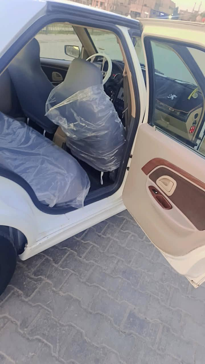 سلام عليكم عندي بيجو باص ١٧ البيع 
مكينه كير خير من الله مكينه فرنسي
تبريد خير من الله ثلج 
تخم تاير صدر ٨٠ بل ١٠٠ منظومه غاز
سياره كفاله السياره بيها طخات
رقم بغداد باسمي احول لك ثاني يوم 
السعر 57 وبيها مجال مكان بغداد
كماليه رقم الهاتف ,***********
ما متواجد على الفيس ورجاء الشراي يخابر
