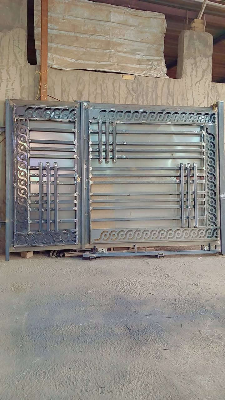 باب سلايت اثنين في ثلاثه سعر الباب 600
وتساب***********
