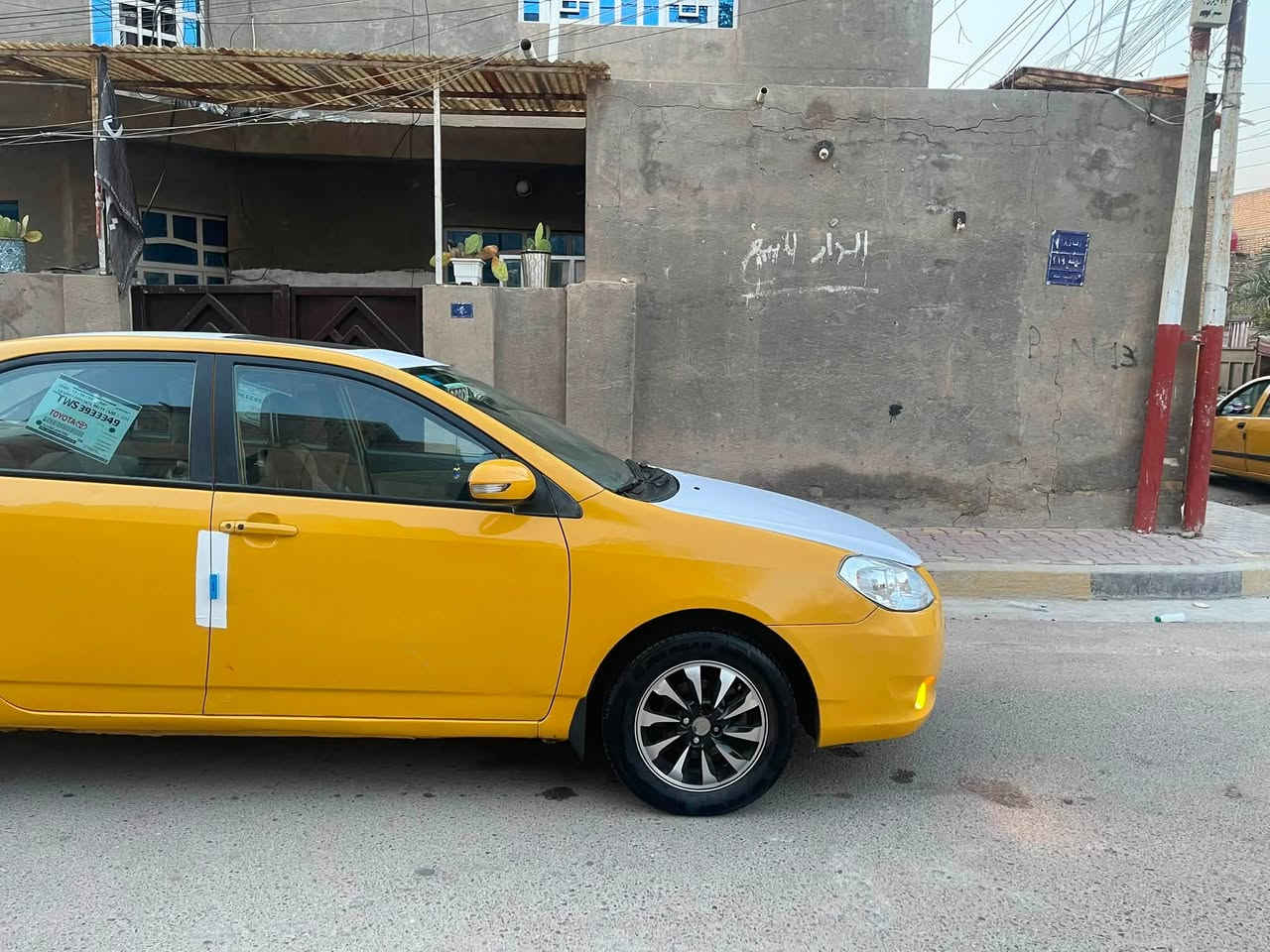 بيوايدي G3 موديل 2013
كير ومحرك كورلا اوتماتيك الحديث 1800
تبريد ثلج كير ومحرك خير من الله
 بيها هلالات ودوس معمره سياره جاهزه من كلشي 
السعر 52 مكاني بغداد 
 ‭***********‬
