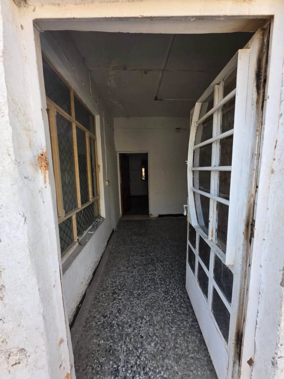 🏠 دار للبيع – الجادرية يباع قصد او نقد 

📍 الموقع: الجادرية – شارع قطر الندى، مقابل ديلاب الهواء / مدينة الألعاب.

🔹 السعر: تجاوز 50 مليون
🔹 البيع: نقد أو قسط بمقدمة
🔹 الدار: بيت ركن، من جهة اليسار عند الدخول
🔹 سقف صب مسلح
🔹 أرضيات كاشي
🔹 كهرباء وخصخصة
🔹 مجاري وماء وخدمات متكاملة
🔹 لا توجد عليه أي إزالة، مع تكفّل صاحب الدار بذلك
🔹 موقع مرتب ومناسب للسكن

📞 للاستفسار: ***********
