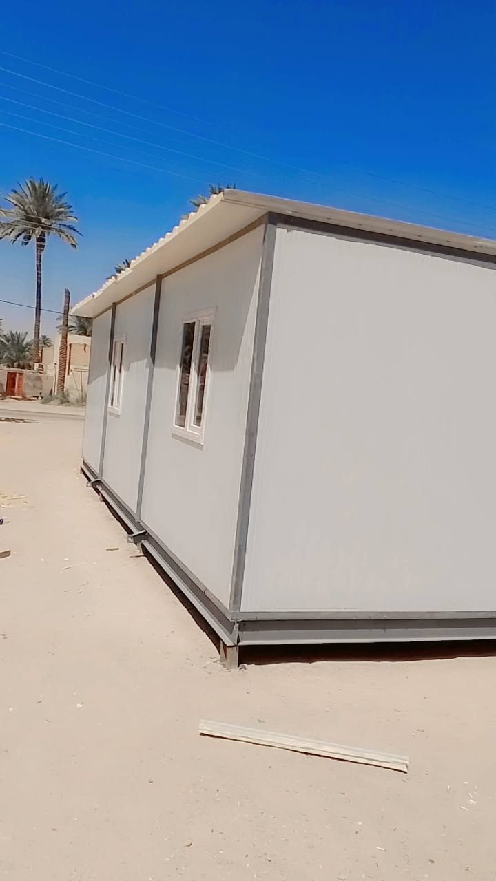 للبيع كرفان 9*3 غرفتين شاصي شيلمان 6 انج ثقيل حديد كله ثقيل درجة الاولى شرط الفحص سندويج ثقيل والدرجة الاولى العنوان ديوانية حي الجامعة للتواصل ***********
