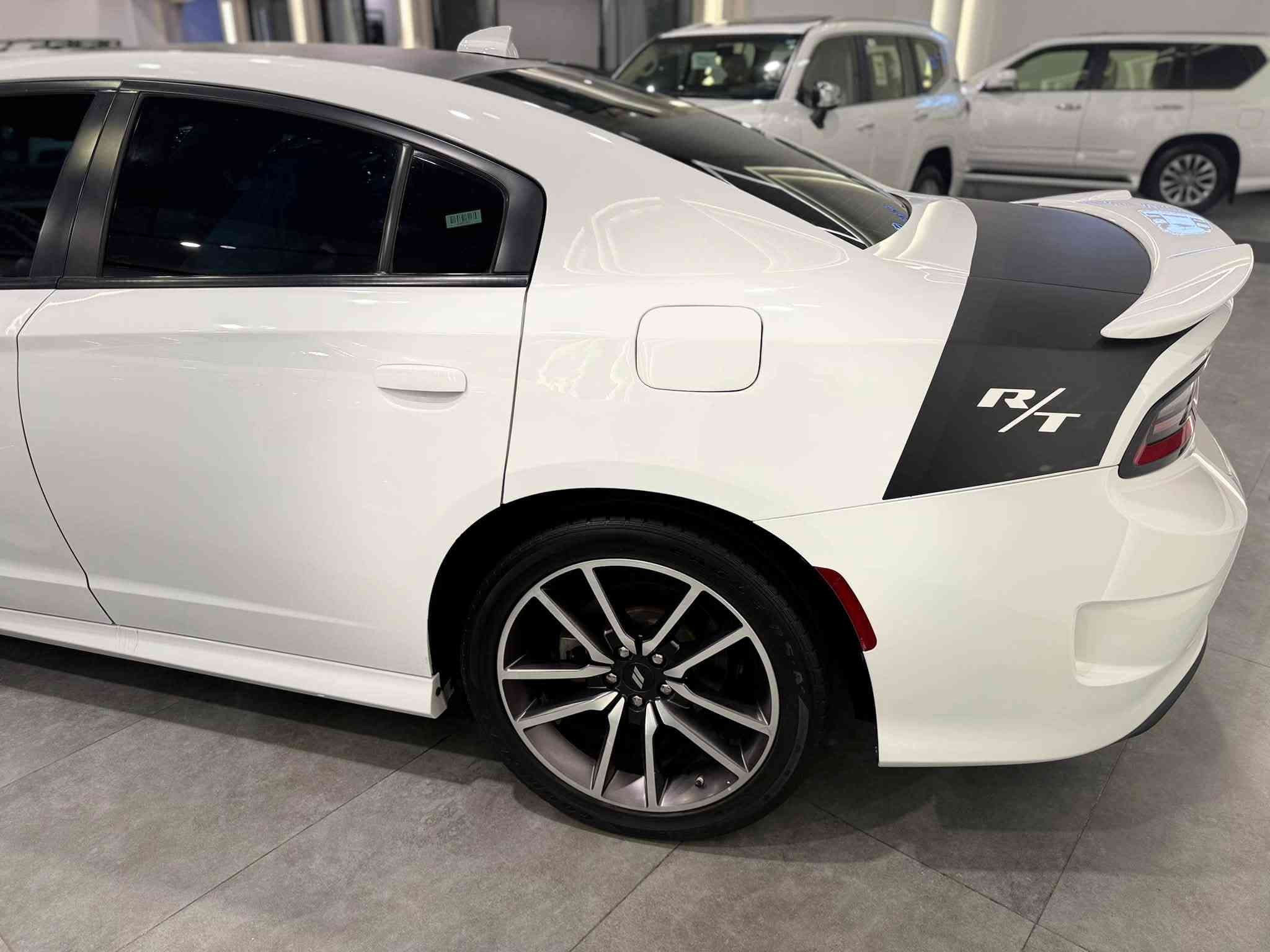 السلام عليكم
دوج جارجر ( DODGE CHARGER ) 

🔹الفئه : R /T

🔹موديل: 2023

🔹رقم السياره: اربيل تسجيل جديد 

 🔹تحويل  وكالة بأي وقت سنويه وهزه جديده    

🔹المحرك: 8 سلند 5700 ( كفاله )

🔹المسافه المقطوعه ؛ 25 MI ( ماشيه قليل )

🔹حاله السياره :  ( وضع الشركة )
*********************************************
🔹شاشه كبيره مع نظام ملاحه نفكيشن GPS
🔹داخل جلد 
🔹ويل  حجم 20 
🔹 حساسات خلفيه 
‏🔹 تشغيل عن بعد
*********************************************السياره جديده جدا  ومابيه نقص حته كتلوكات مال الشركه وياها
*ويل اصلي حجم 20 مع تخم تاير جديد 
*محرك كير تبريد ع وضع الشركه كفاله
*حداديه ع وضع الشركه
💰سعر ؛255$💰

مكان السياره : اربيل

للاستفسار ؛ ***********

نص مكتوب في الصور:
- RT-2023