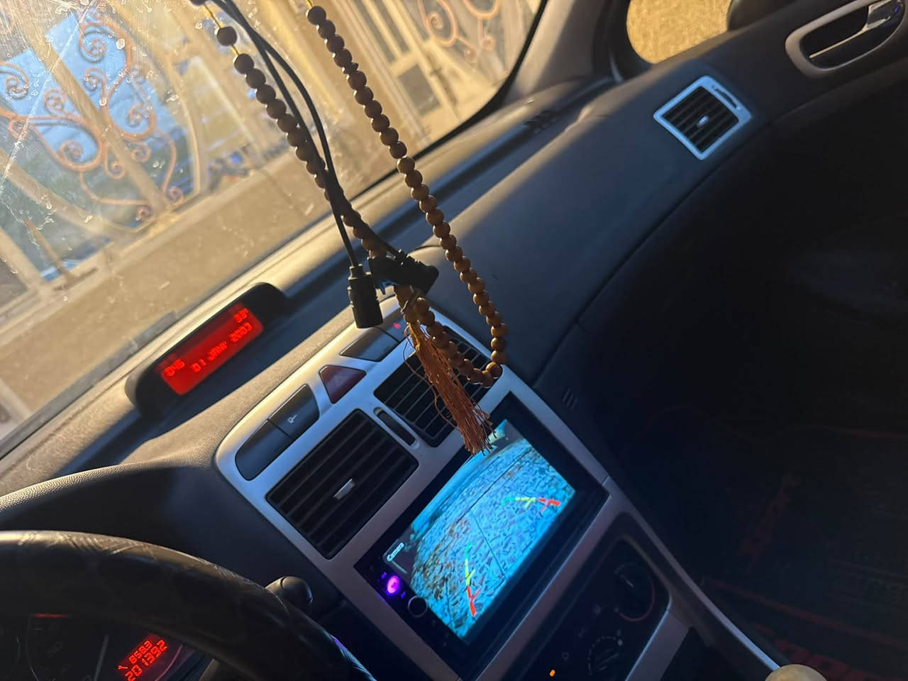 سلام عليكم ..بيجو فرنسي للبيع
٣٠٧ موديل ٢٠٠٦
السيارة خير من الله ..
تبريد ثلج شرط بنص الازدحام ✅
گير ومحرك مكفولات ✅
الصدر كلة جديد وممتاز ✅
فقط رصعات بسيطة بالشكل الخارجي .
لكن سيارة بصورة عامة الله شاهد فرق الممتاز 
تحويل ثاني يوم سنوية لل ٢٧
مكان بغداد الدورة
***********

نص مكتوب في الصور:
- الاثنين