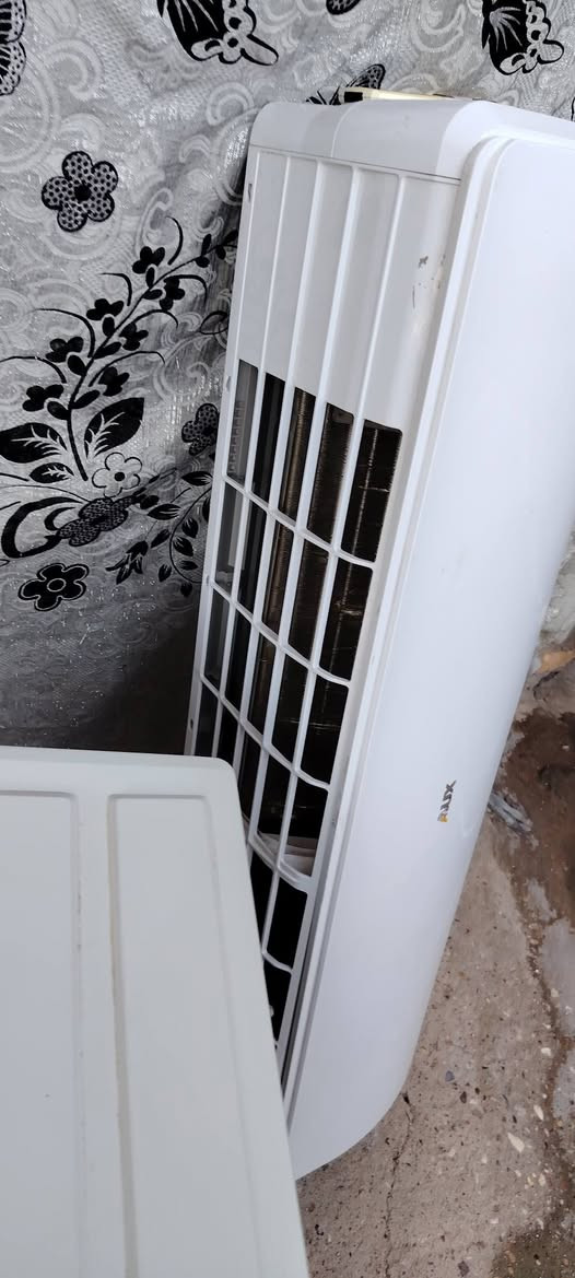 سلام عليكم سبلت AUX البيع شرط شغل ما مصلح كامل كبل شد وذا عندك سبلت عاطل اراوس عادي اتصل وتدلل *********** او *********** واتساب خاص متواجد
