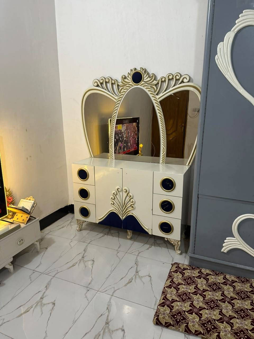 أغراض للبيع لاستفسار عل الخاص
