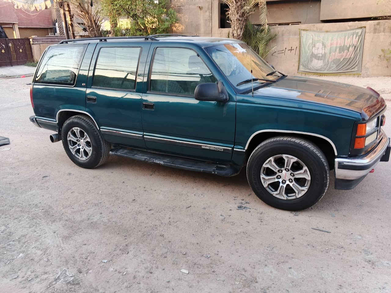 السلام عليكم سياره جمسي بتره موديل 99 بغداد خصوصي مشروع وطني مكينه 350 گير 700 سياره جاهزه  العنوان بغداد السعر 68 ورقة الاتصال على الرقم ***********
