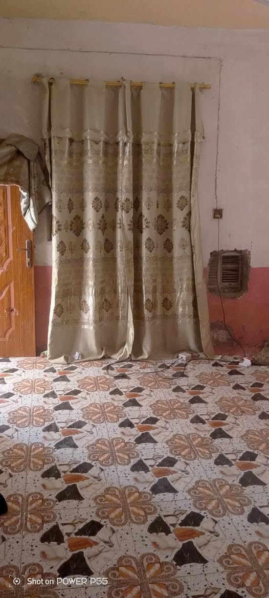 كمن رخصة الادمن السلام عليكم بيت بالرميثه مساحة100متر زراعي مشمول بالتطويب بحي البدو يتكون من غرفة عدد2وهول وبراني (***********)  الاتصال على هاذا الرقم
