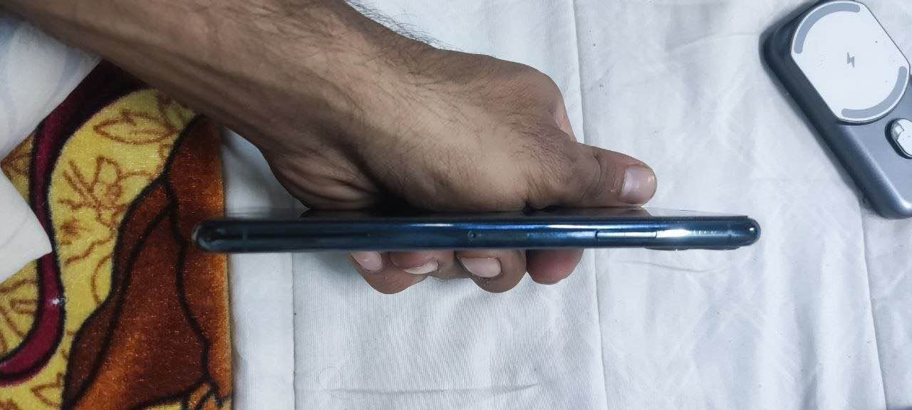 السلام عليكم 11Pro max
لون زيتوني مثل ما موضح جهاز نضيف جداً وعلة اديه استعماله بطاريه مبدلة قدرة عاليه 100‎%‎يعني انسه الصرف ممبدل بعد اي شي ذاكرة256نضافة الجهاز 98‎%‎ السعر 350وبي مجال قليل 🤍 *********** بغداد, العراق

نص مكتوب في الصور:
- 4:52 52 حالة البطارية والشحن رسالة مهمة حول البطارية تعذر التحقق من أن بطارية هذا الـ iPhone بطارية أصلية من Apple، قد لا تكون التفاصيل دقيقة تماماً. لمعرفة المزيد الحد الأقصى للقدرة 100% هذا قياس لقدرة البطارية مقارنة بقدرتها عندما كانت جديدة. قد تتسبب القدرة المنخفضة بتقليل ساعات الاستخدام بين عملية الشحن والأخرى. أقصى قدرة للأداء الـ iPhone غير قادر على تحديد عمر البطارية. شحن البطارية المحسن للحد من استنزاف عمر البطارية، يتعلم الـ iPhone من عادات الشحن اليومية، بحيث ينتظر ولا يتجاوز 80% حتى يحين موعد حاجتك إلى استخدامه.
- 52 4:52 حول سجل تاريخ القطع والخدمة الأغاني 3,339 الفيديوهات 7,259 الصور 57 التطبيقات السعة 256 غ.ب. متوفرة 117.15 غ.ب. عنوان Wi-Fi D0:3F:AA:B2:E2:68 Bluetooth D0:3F:AA:AF:09:73 البرنامج الثابت للمودم 8.00.00 SEID EID 8904903200500888260005142741201
