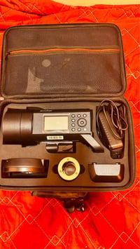 Godox AD400Pro • شبه جديد • مع حقيبة