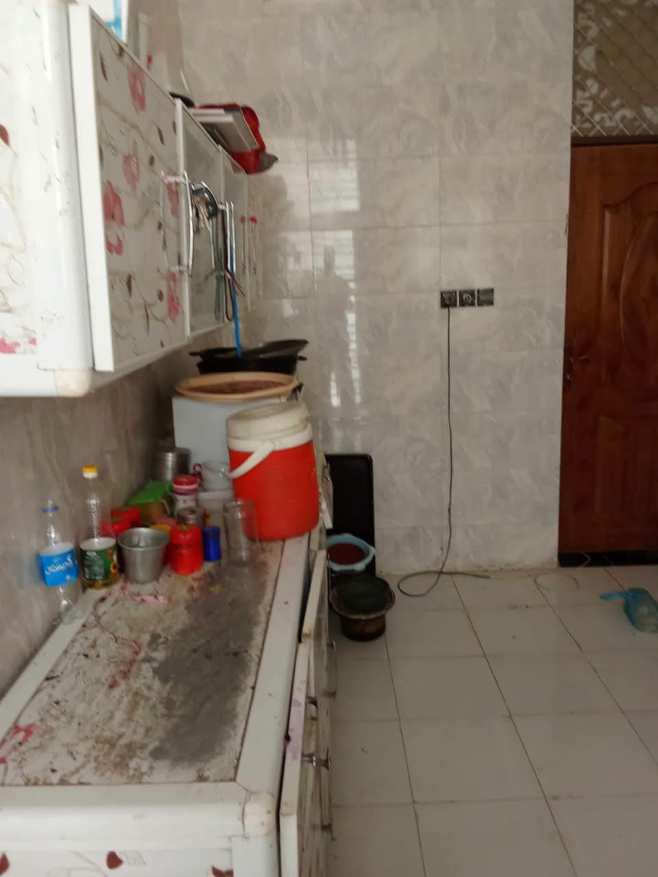 (( عرض بيت للبيع  بسعر مغري ))
                           🌹🌹  تم تنزيل السعر 🌹🌹
للبيع دار بناء حديث فول طابو زراعي سند 25 مساحه 150متر طابق واحد غرفه وصاله ومطبخ وكليدور مجمع صحيات داخليه وخارجية ومناور عدد 2 وكراج وحديقه عرض الشارع 9متر العنوان مدخل سيد علي بجهه زوير 
❤️❤️❤️السعر  ٨٢ مليون قابل للتفاوض ❤️❤️***********
***********
