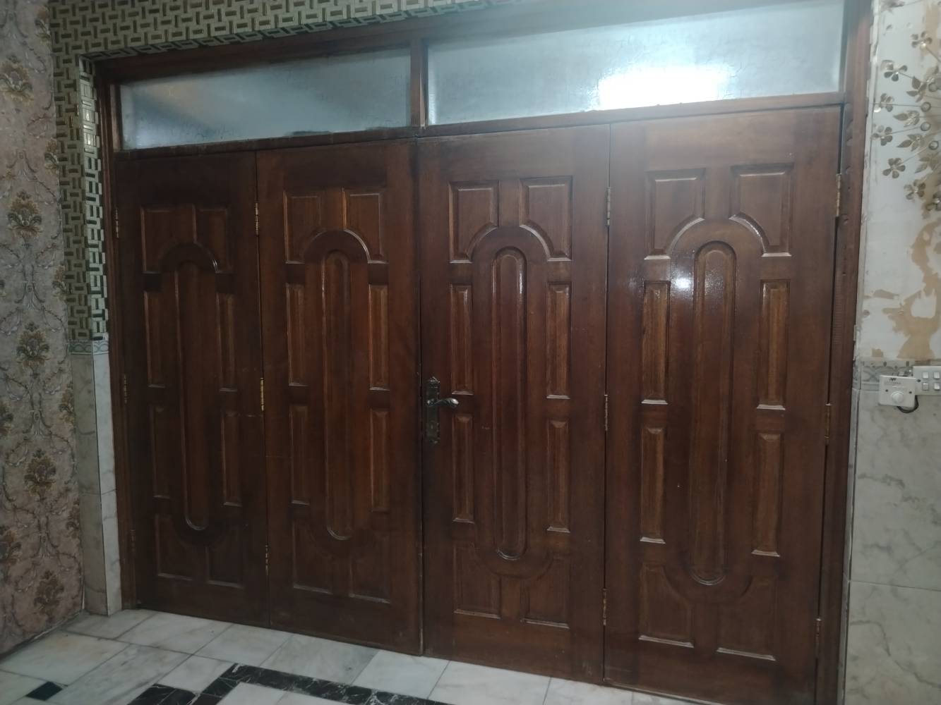 قاطع صالة • ٢٩٥×٢٤٠ • بغداد