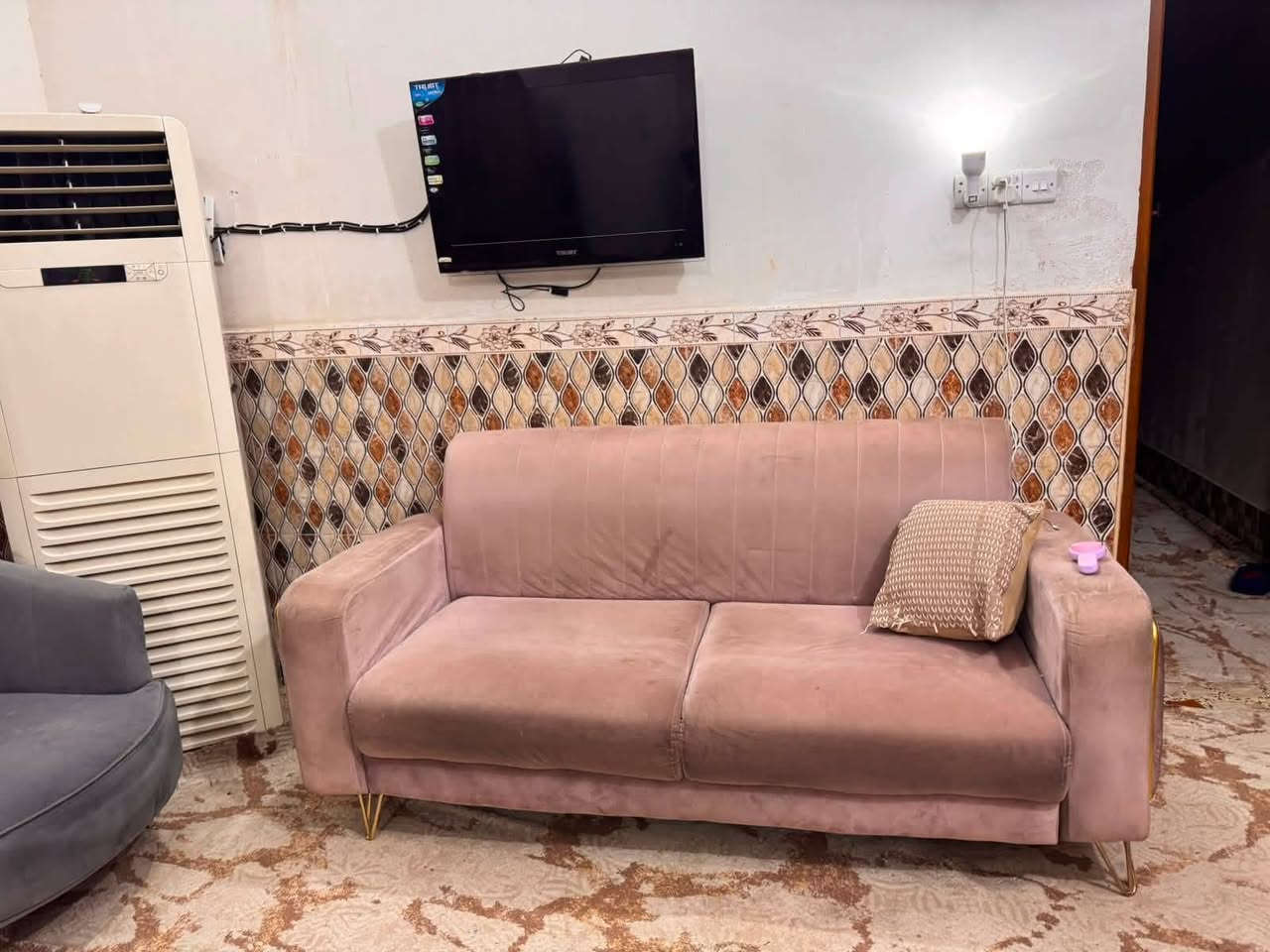 طقم ٦ مقاعد • كوفه شارع المعمل • واتساب