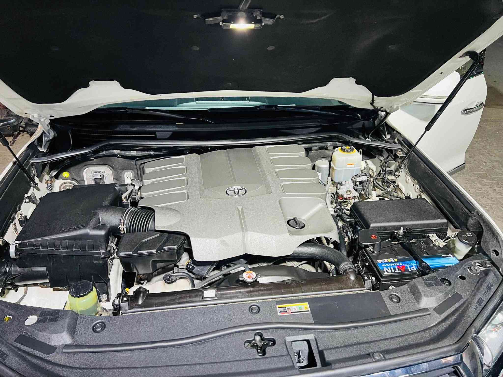 لاندكروزر • ٢٠٢٠ • V8 ٥.٧