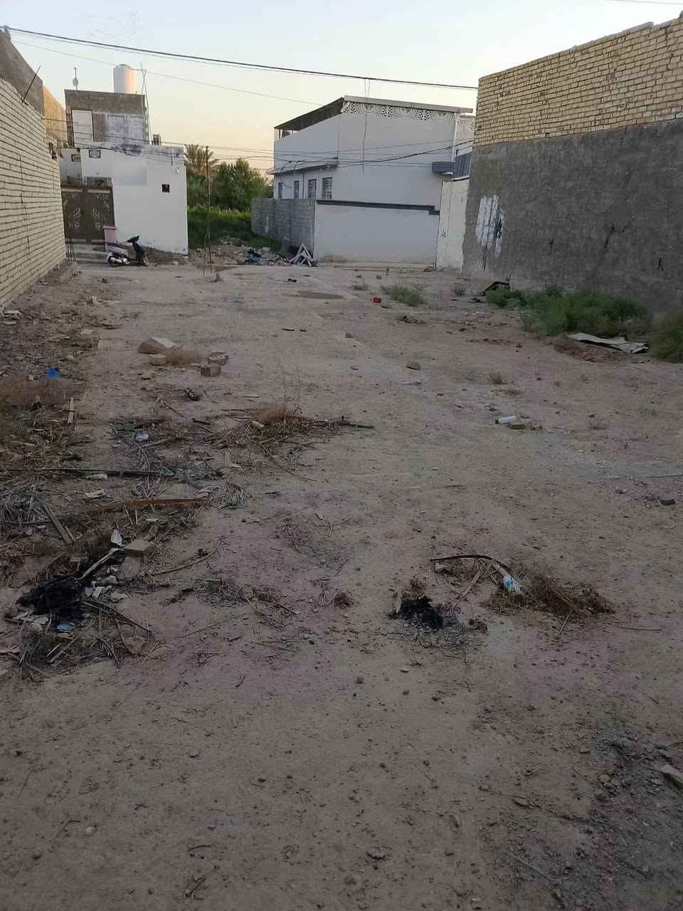 عرصة 200 متر بية رباط ومچعبة البو نعمان عمود 13 سند 25 السعر 35 وبية مجال ***********
