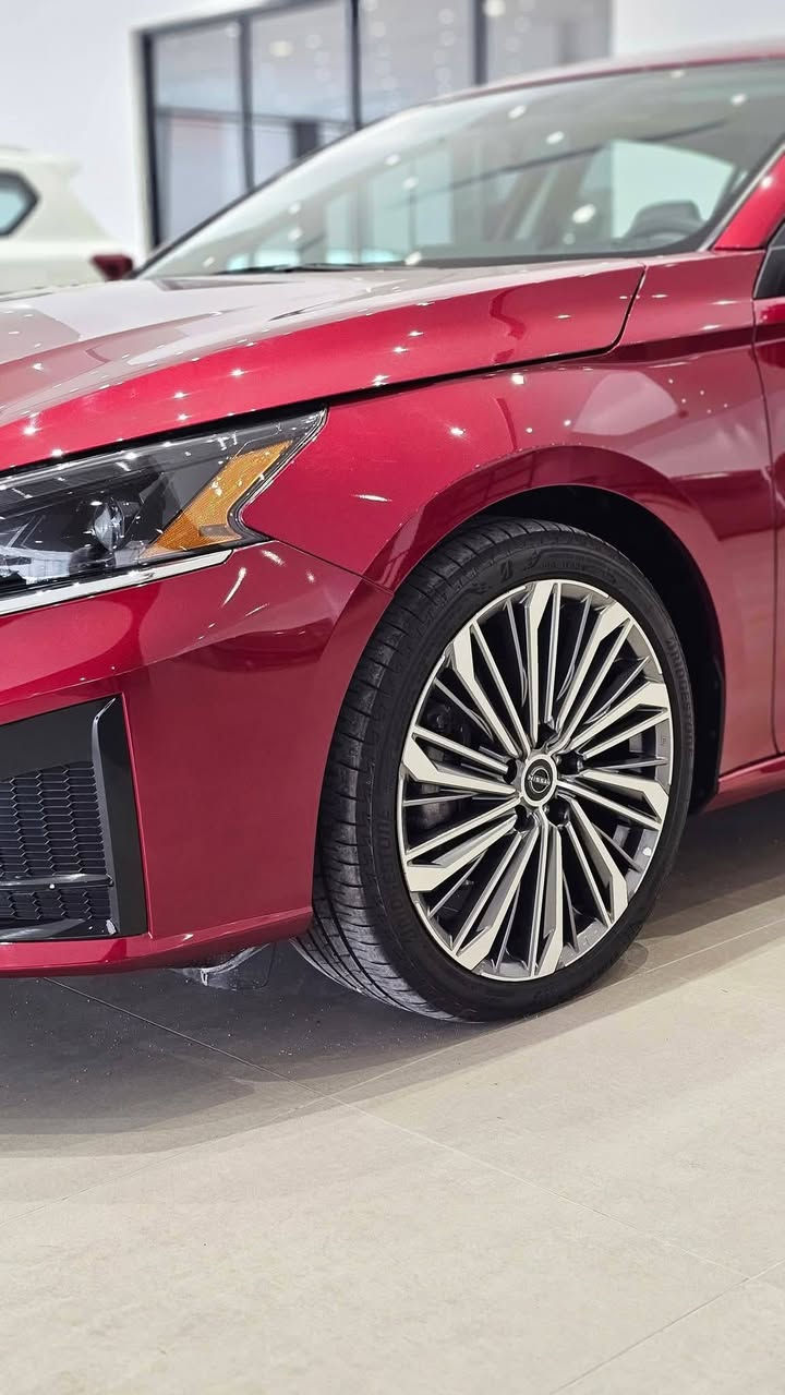 سلام عليكم التيما وكاله زيرو موديل 2023 فول موصفات تيربو ضمان شركه سور ٣ سنوات سياره زيرو بل شركه موجود عليها عرض واخر قطعه بل عراق ***********
