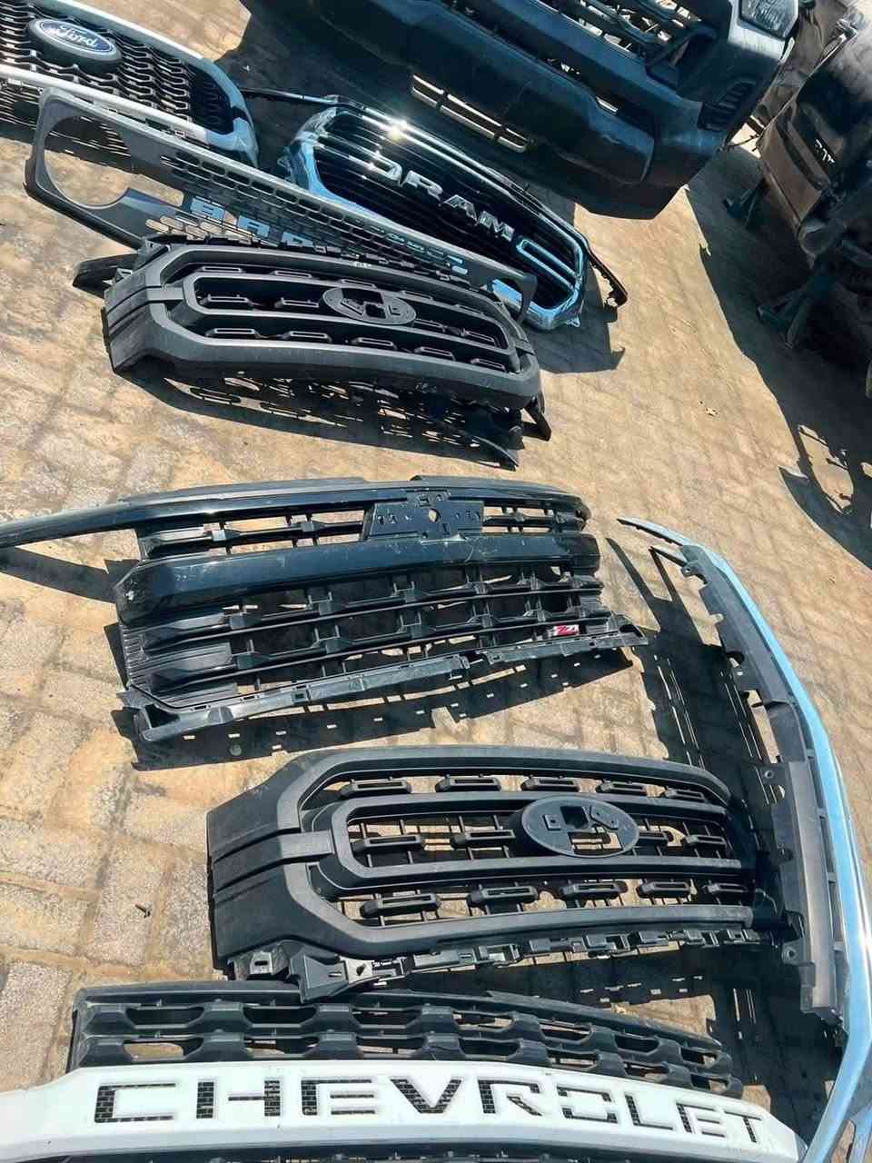 سلام عليكم 
متوفر جميع انواع العطرات الاصلية رام و f150 وسلفرادو ويوكن اصلي تفصيخ 
للتواصل ***********
واتس فقط
غير متواجد على الفيس 
توجد خدمة توصيل
