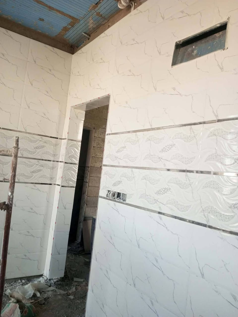 متفرغ كادر سيراميك وبورسلين وكاشي درجه اولى رقم الموبايل وعلى الواتس *********** /*********** سعر المتر 4000 الف
