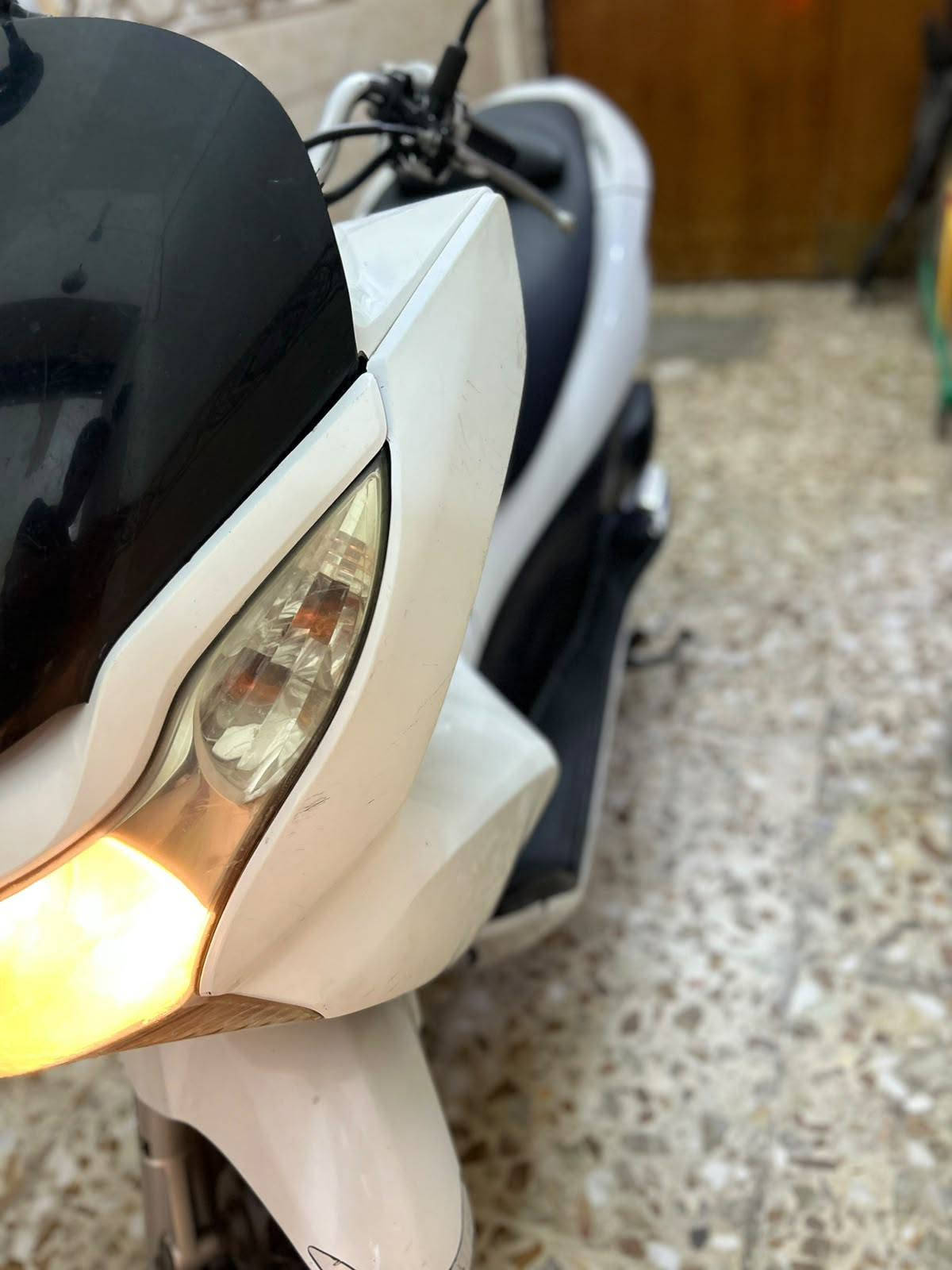 PCX • جيل اول • ١٢٥