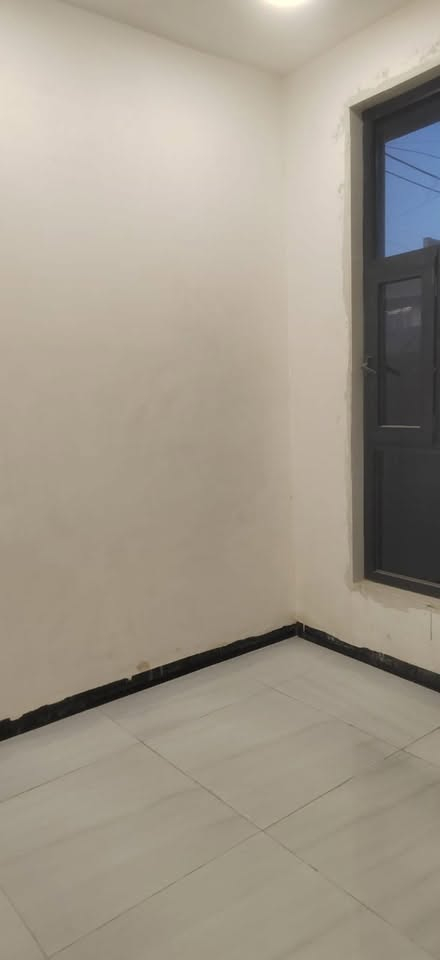 بيت للايجار في منطقة حي القادة قرب شارع عام ( شارع الوصي ) بيت جديد بناء حديث هسه طالعه منه عمالة بناء درجه اولى غرفتين نوم و3 حمامات واستقبال ومطبخ  للاستفسار الاتصال 

‭***********‬
