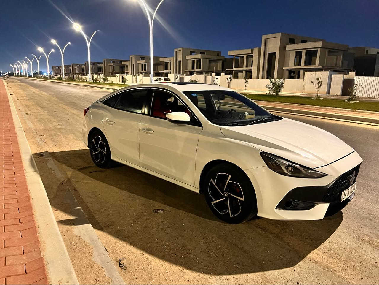 للبيع MG GT 2023 1.5 Turbo خليجي 🔥

🚘 MG GT موديل 2023
🇦🇪 وارد خليجي
⚡ محرك 1.5 Turbo
📌 فئة نص فول

المواصفات والتجهيزات:

• تحكم ستيرن متعدد الوظائف 🎛️
• Apple CarPlay
• Android Auto
• شاشة وسطية
• شاشة عدادات رقمية
• مثبت سرعة Cruise Control
• تحكم بالسرعة
• فتحة سقف كهربائية ☀️
• كاميرا خلفية
• حساسات خلفية
• دخول ذكي Keyless Entry
• تشغيل بصمة / زر تشغيل
• فرامل يد إلكترونية
• Auto Hold
• تحكم كهربائي بالنوافذ
• مرايات كهربائية
• دركسون متعدد الوظائف
• Paddle Shifters خلف الستيرن
• إضاءة LED
• جنوط ألمنيوم 17 إنچ
• تكييف
• مقاعد جلد
• USB و Bluetooth
• نظام ABS وثبات إلكتروني
• مانع انزلاق Traction Control
• مراقبة ضغط الإطارات

📍 الممشى: 112,000 كم قابل للزيادة

🔧 المكينة + الكير + الشاصي:
كفالة على وضع الشركة

📱 التواصل واتساب:
***********

السيارة مناسبة للاستخدام اليومي، اقتصادية وعملية وبمحرك تيربو وأداء ممتاز.

⚠️ الفحص مرحب به بأي مكان يختاره المشتري. البصرة, العراق
