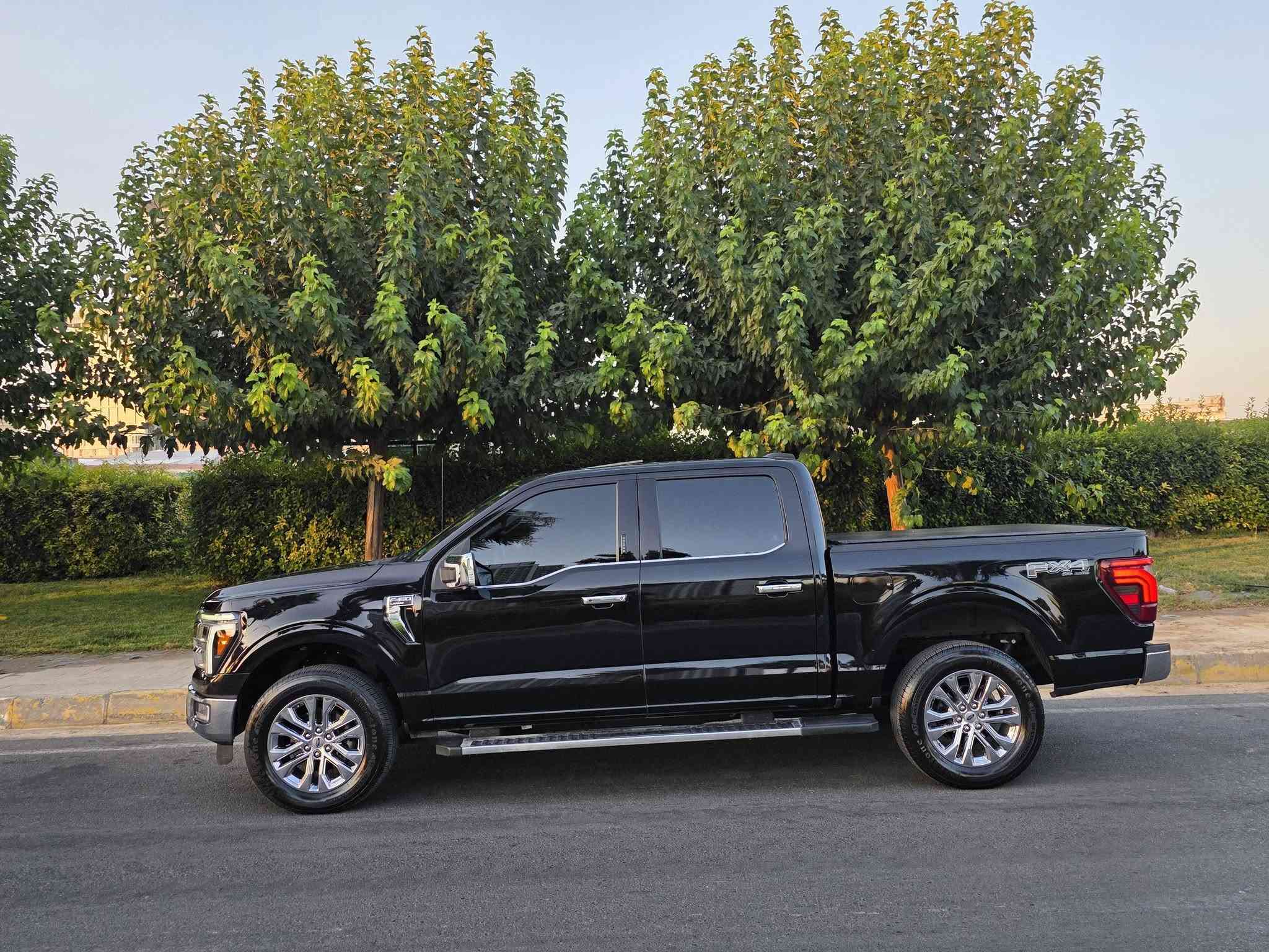 #f150للبيع
2024 lariat (fx4)
V6 3.5 turbo 

السعر: 420$$$

وياها كتاب تضليل مرور (+80%)

ماشيه: 36000 mi
دبل أكسل(4x4)
قفل اكسل
٦ سلندر توين توربو
بانوراما
كيجات دجتال
٢ بصمة 
كشنات امامي تدفئة + تبريد
كشنات امامي تحكم كهرباء
كشنات جلد
سلم خلفي
كير طرح
كير ١٠ نمر
شاشة جبيرة
كاميرات 360 درجة 
حساسات 360 درجة
اشاير بل مري
نقطة عمياء
تشغيل عن بعد 
رادار امامي+ خلفي + جانبي
مرايات هيتر 
باب طويل بدي قصير (المرغوب)
كير و محرك و أكسل حدادية كلة بشرط

  ١ جاملغ امامي صبغ
  ارباك ستيرن  فقط و مرجع بلادي بدون دواخل بدون شاصي

مكان سيارة أربيل
للاستفسار: ***********
فقط بيع بدون مراوس
