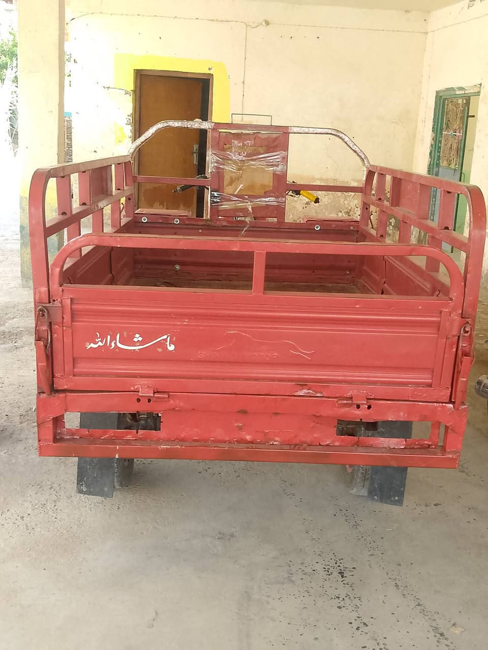 سلام عليكم لبيع ستوته فحل
موديل 16معمره گله جديد 
بيها مكاتبه من الوكيل الوراق ضايعه 
كله جديد تعمير محرك 26قبل شهر شاده 
السعر 850وبيها مجال 
مكان بابل جبله 
الاستفسار ***********
