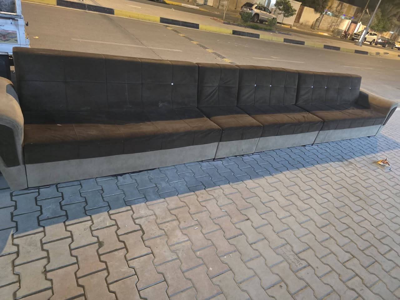 ديوان • ٩ مقعد • كنعان شارع الإمام علي